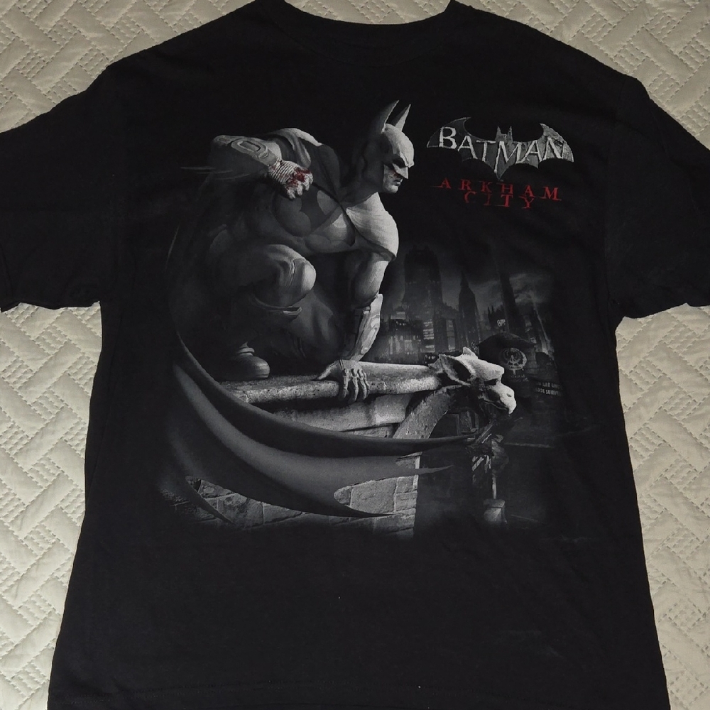 Batman Arkham City Tee - Black and Red